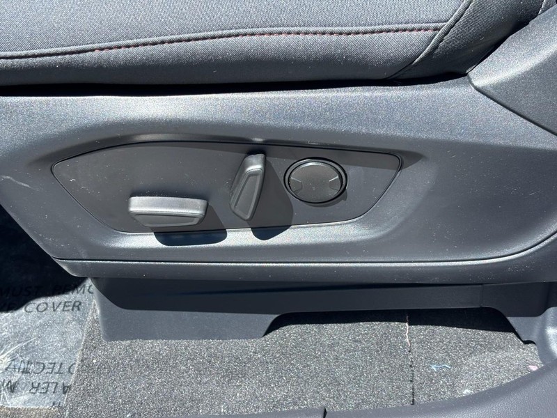 Ford Explorer Vehicle Full-screen Gallery Image 17