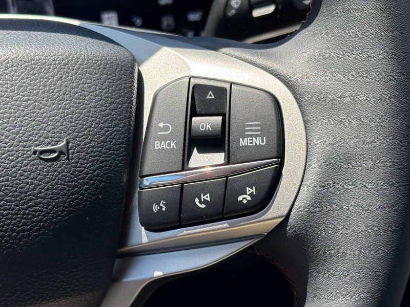 Ford Explorer Vehicle Full-screen Gallery Image 20