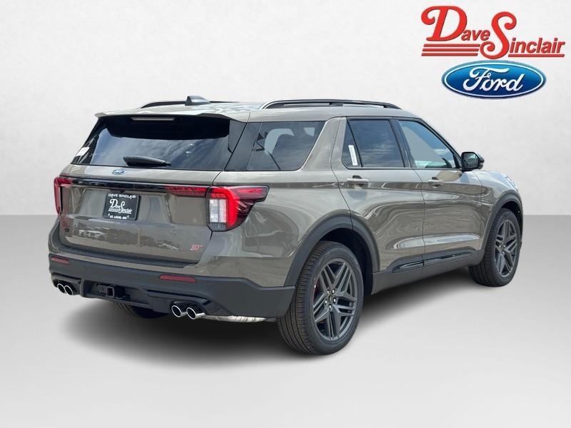 Ford Explorer Vehicle Image 07
