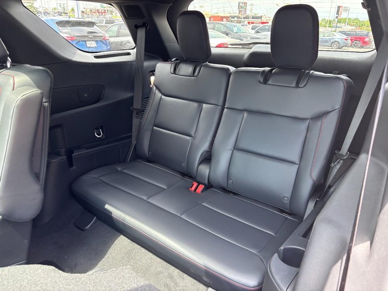 Ford Explorer Vehicle Image 12
