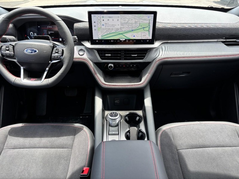 Ford Explorer Vehicle Image 15