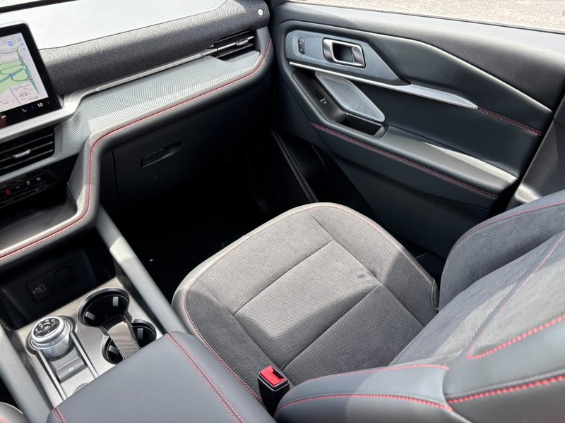 Ford Explorer Vehicle Image 16