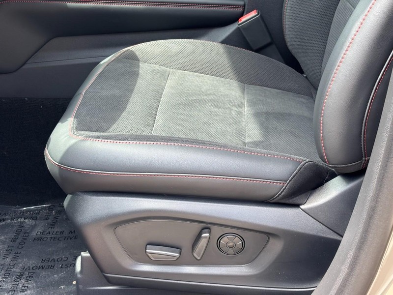 Ford Explorer Vehicle Image 17