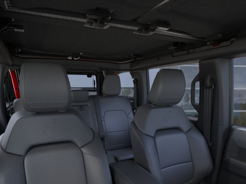 Ford Bronco Vehicle Full-screen Gallery Image 14