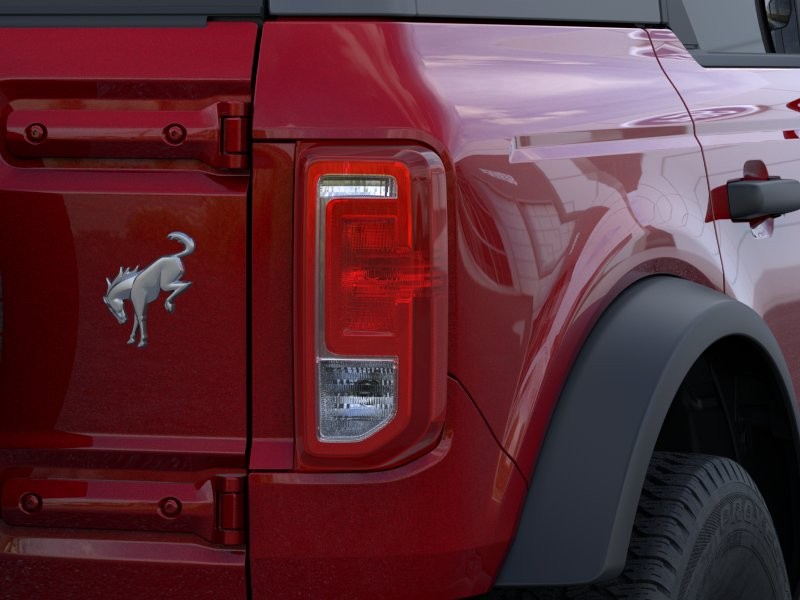 Ford Bronco Vehicle Full-screen Gallery Image 25