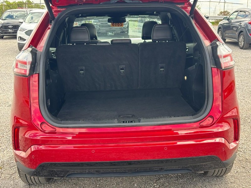 Ford Edge Vehicle Image 11
