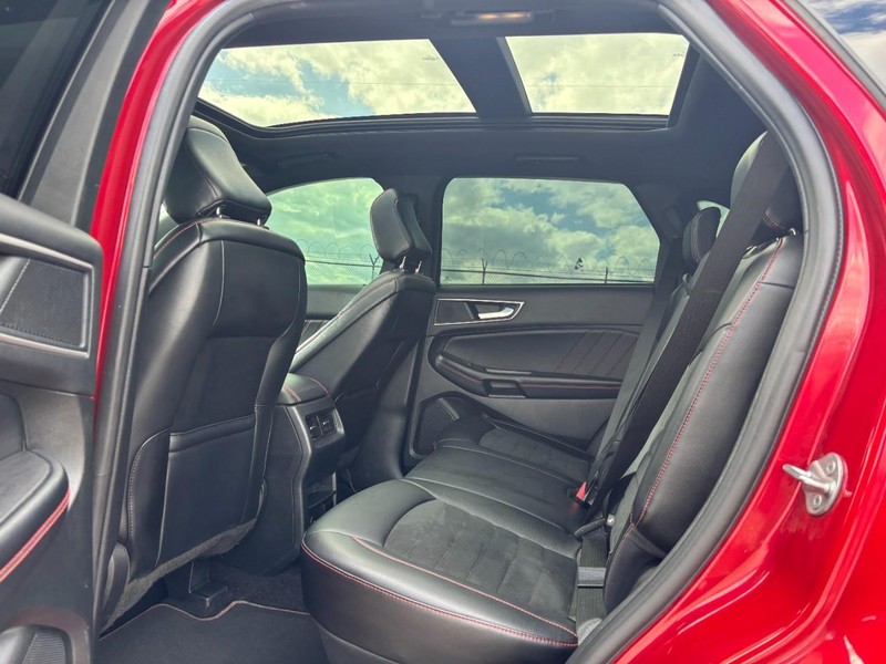 Ford Edge Vehicle Image 13