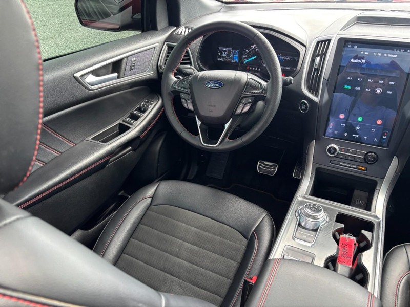 Ford Edge Vehicle Image 14