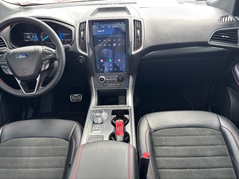 Ford Edge Vehicle Image 15