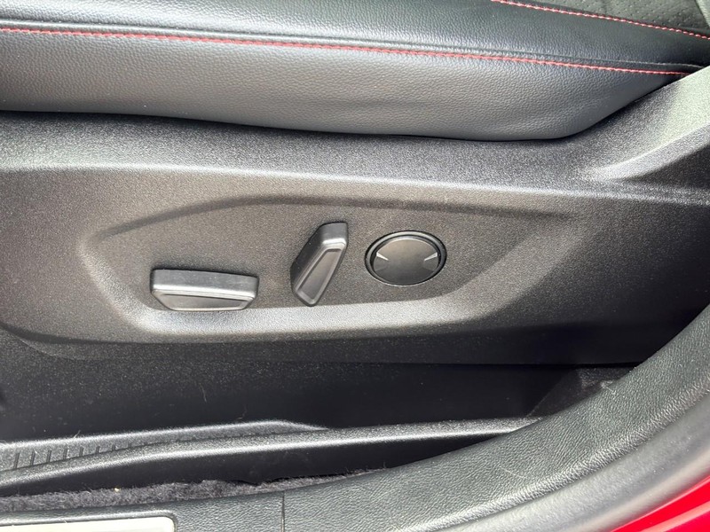 Ford Edge Vehicle Image 17