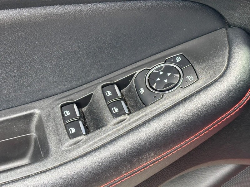 Ford Edge Vehicle Image 18
