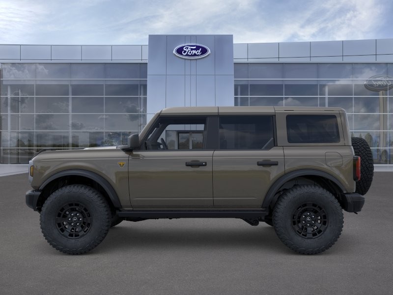 Ford Bronco Vehicle Full-screen Gallery Image 04