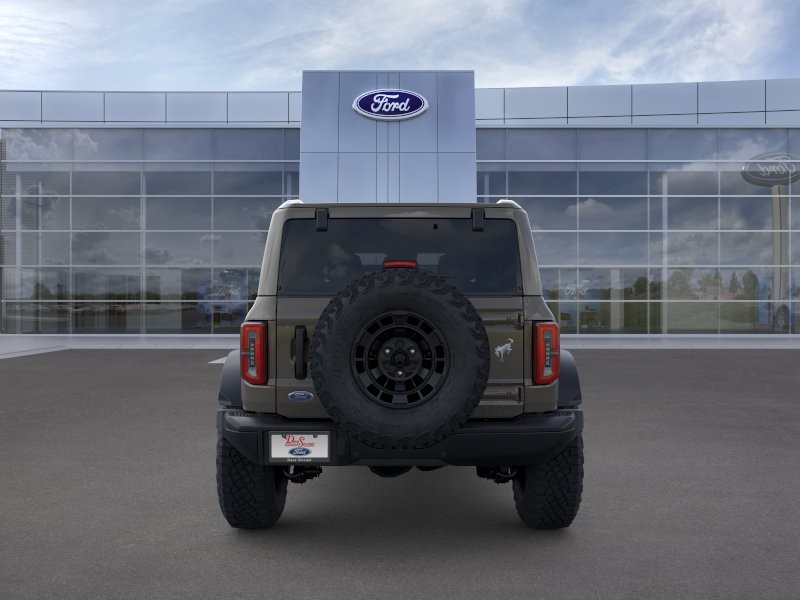 Ford Bronco Vehicle Full-screen Gallery Image 07