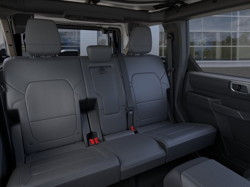 Ford Bronco Vehicle Full-screen Gallery Image 13