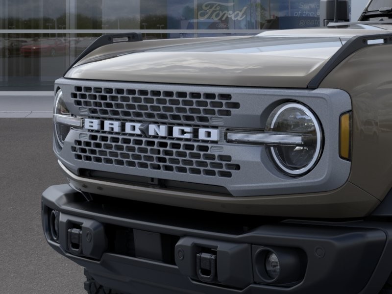 Ford Bronco Vehicle Full-screen Gallery Image 21