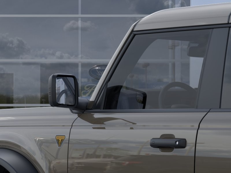 Ford Bronco Vehicle Full-screen Gallery Image 24