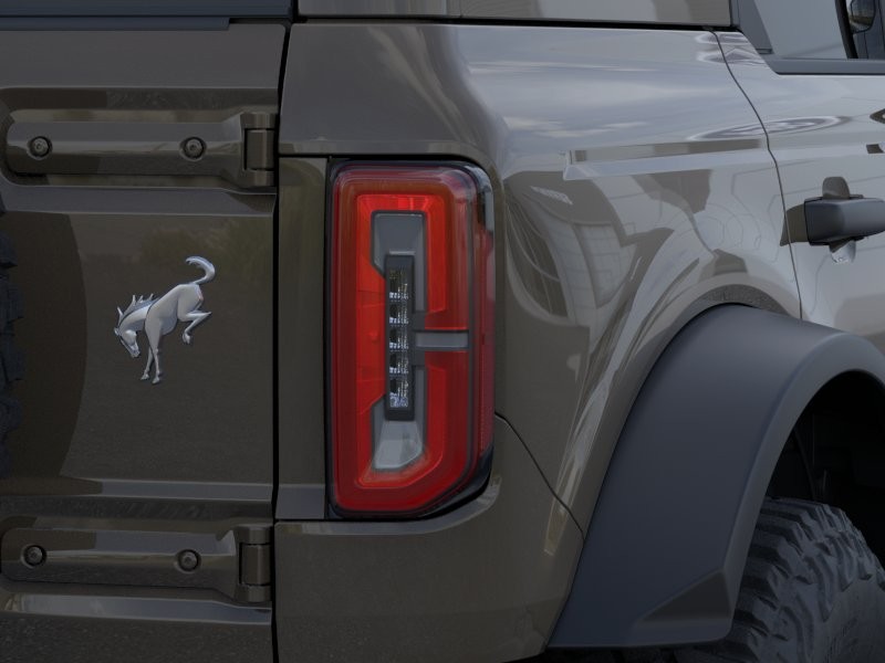 Ford Bronco Vehicle Full-screen Gallery Image 25