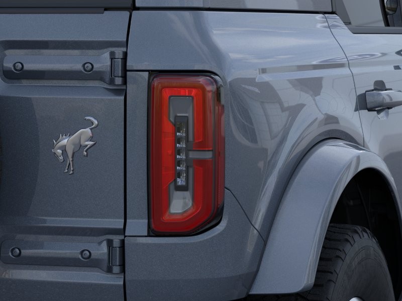 Ford Bronco Vehicle Full-screen Gallery Image 25