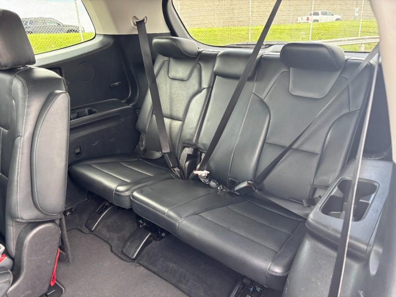Kia Telluride Vehicle Full-screen Gallery Image 13