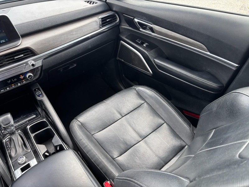 Kia Telluride Vehicle Full-screen Gallery Image 17