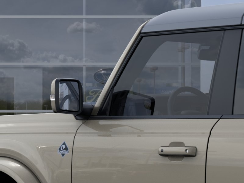 Ford Bronco Vehicle Full-screen Gallery Image 24