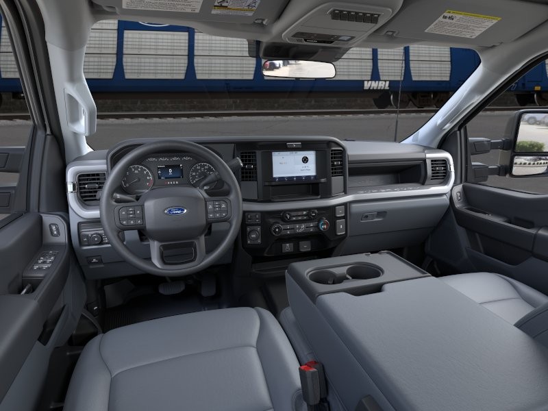 Ford Super Duty F-250 SRW Vehicle Image 11