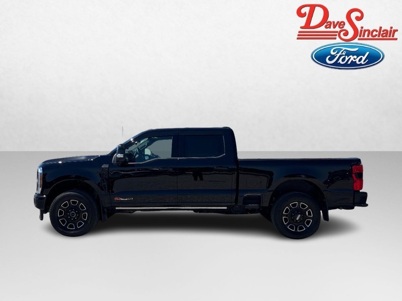 Ford Super Duty F-350 SRW Vehicle Full-screen Gallery Image 10