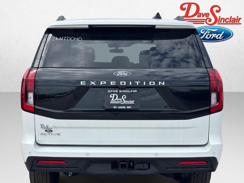Ford Expedition Vehicle Full-screen Gallery Image 08