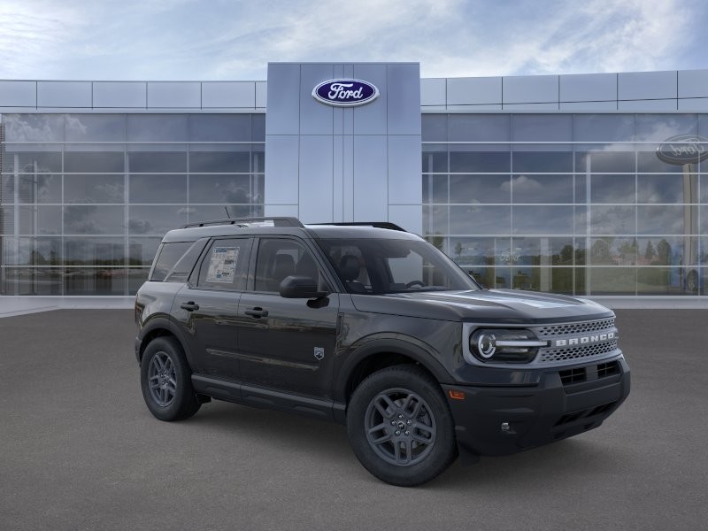 Ford Bronco Sport Vehicle Full-screen Gallery Image 09