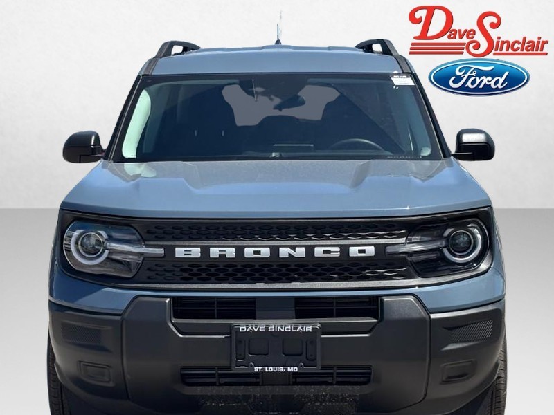 Ford Bronco Sport Vehicle Full-screen Gallery Image 02