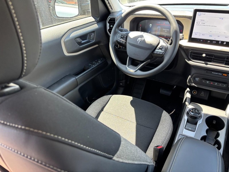 Ford Bronco Sport Vehicle Full-screen Gallery Image 13
