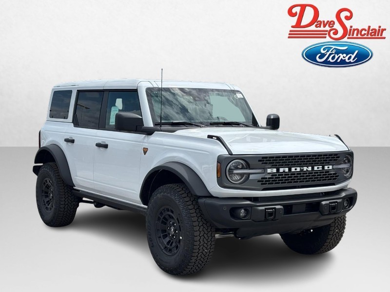 Ford Bronco Vehicle Full-screen Gallery Image 04