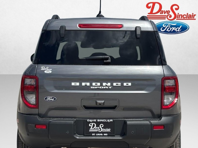 Ford Bronco Sport Vehicle Full-screen Gallery Image 08