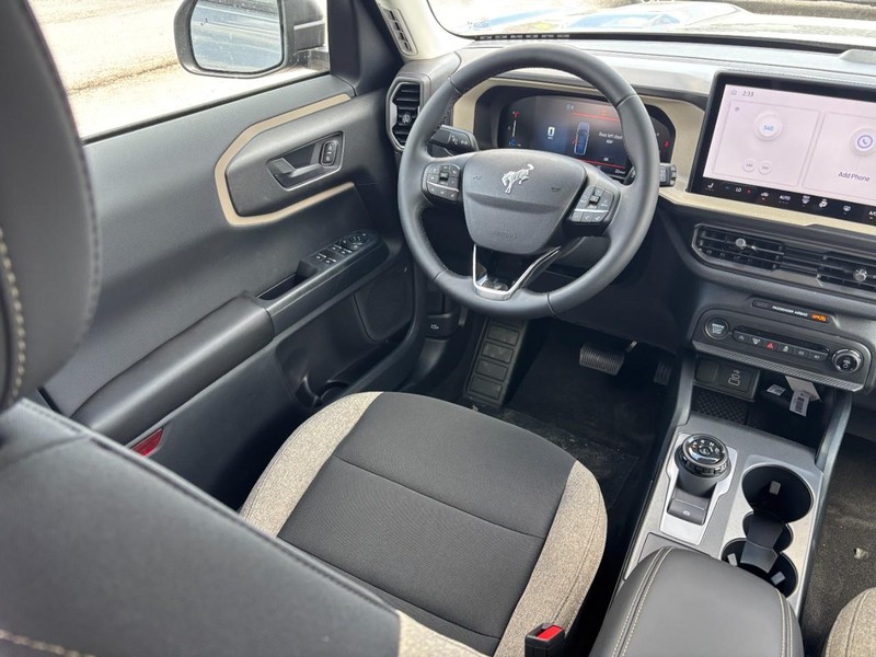 Ford Bronco Sport Vehicle Full-screen Gallery Image 13