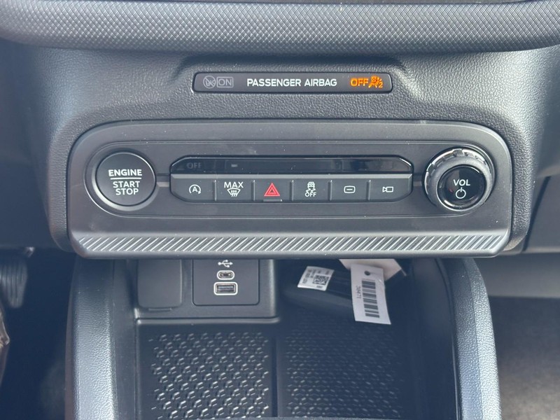 Ford Bronco Sport Vehicle Full-screen Gallery Image 23
