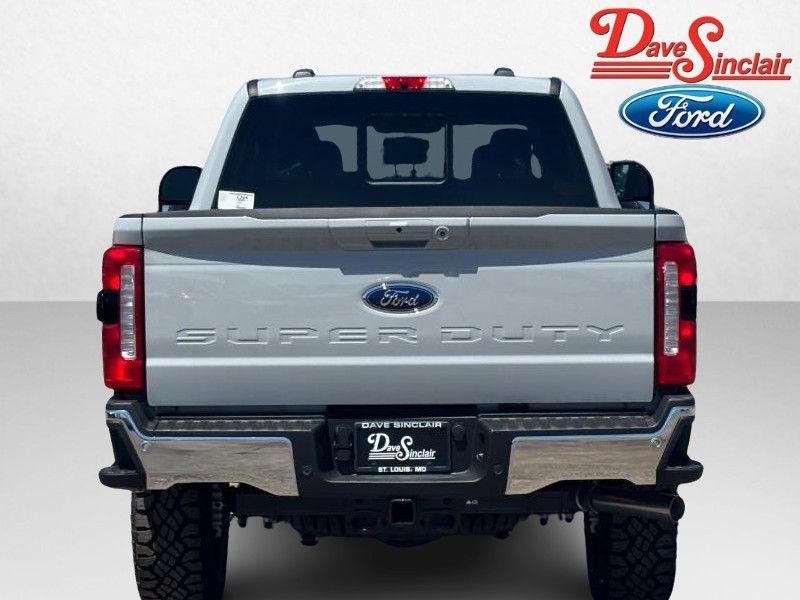 Ford Super Duty F-250 SRW Vehicle Image 08