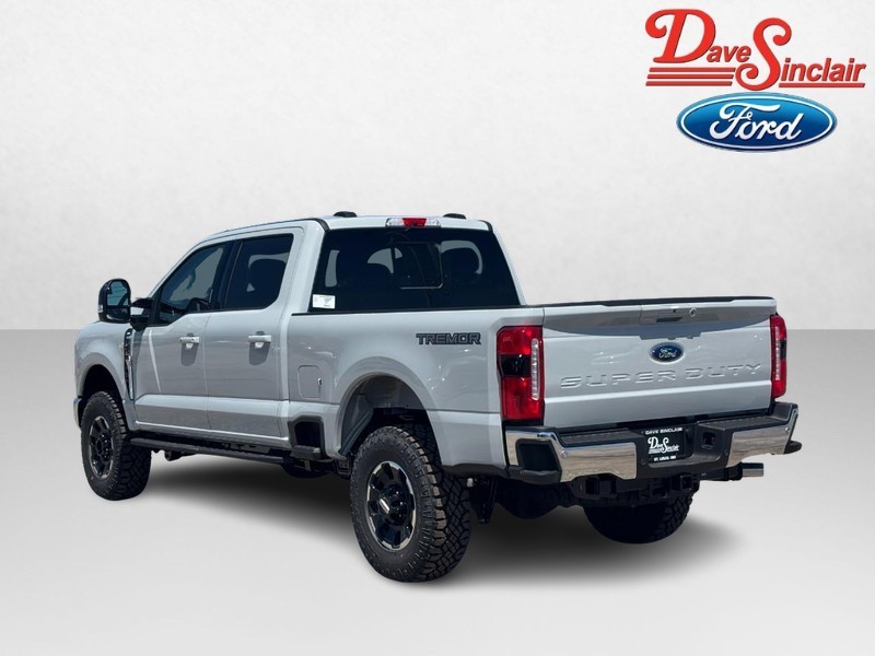 Ford Super Duty F-250 SRW Vehicle Image 09