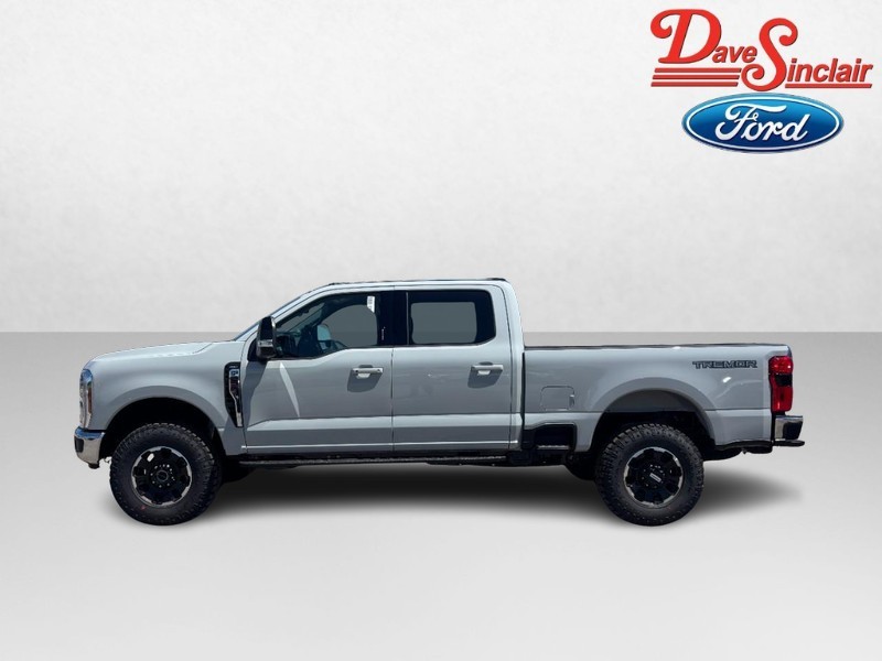 Ford Super Duty F-250 SRW Vehicle Image 10