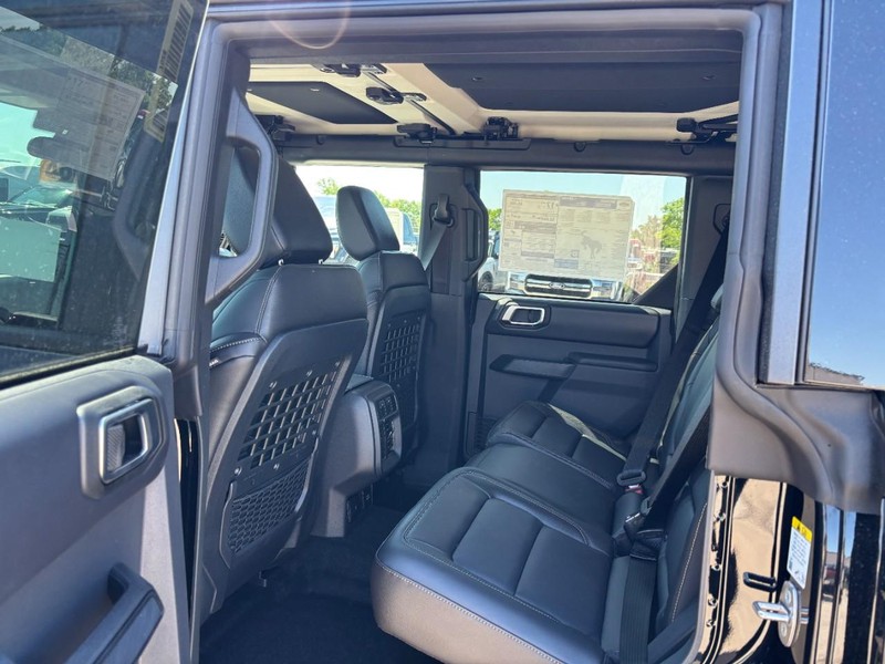 Ford Bronco Vehicle Image 12
