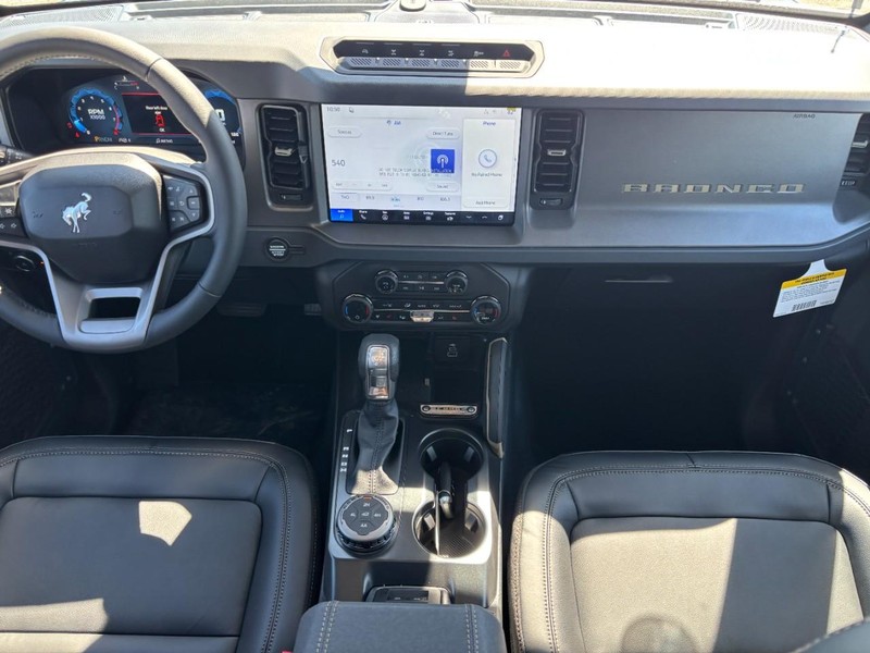 Ford Bronco Vehicle Image 14