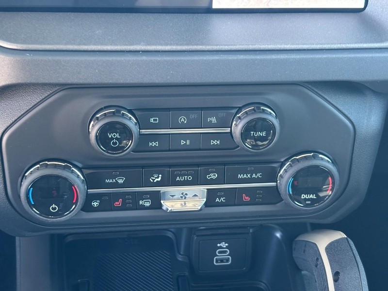 Ford Bronco Vehicle Image 25