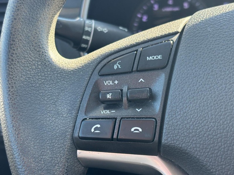 Hyundai Tucson Vehicle Image 19