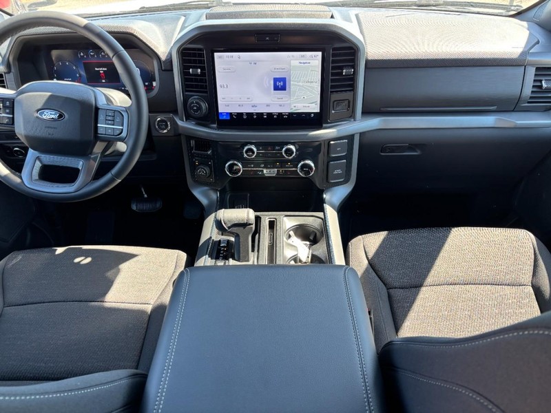 Ford F-150 Vehicle Full-screen Gallery Image 14
