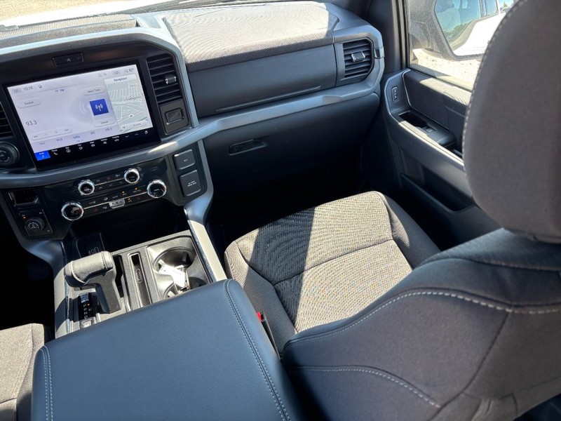 Ford F-150 Vehicle Full-screen Gallery Image 15