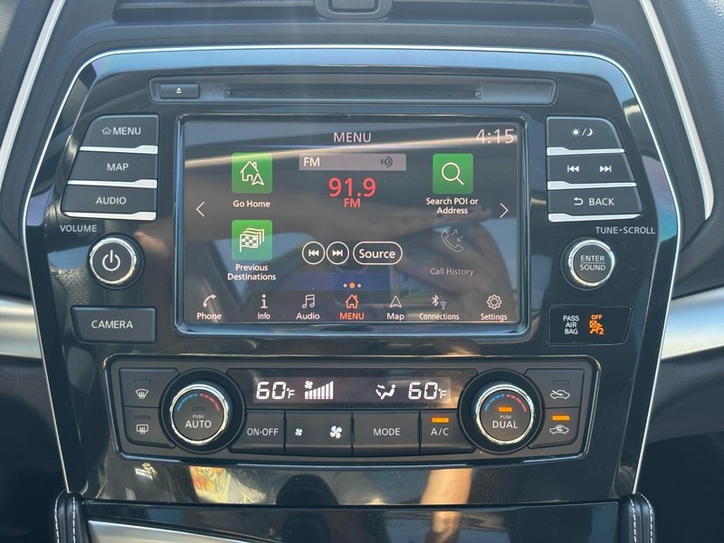 Nissan Maxima Vehicle Full-screen Gallery Image 22
