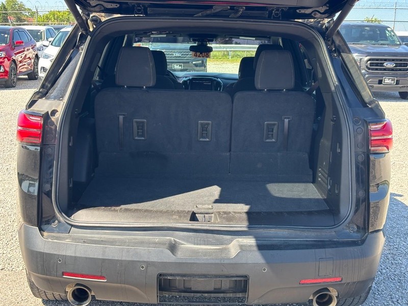 Chevrolet Traverse Vehicle Full-screen Gallery Image 09