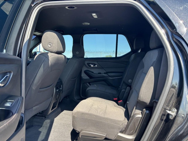 Chevrolet Traverse Vehicle Full-screen Gallery Image 12
