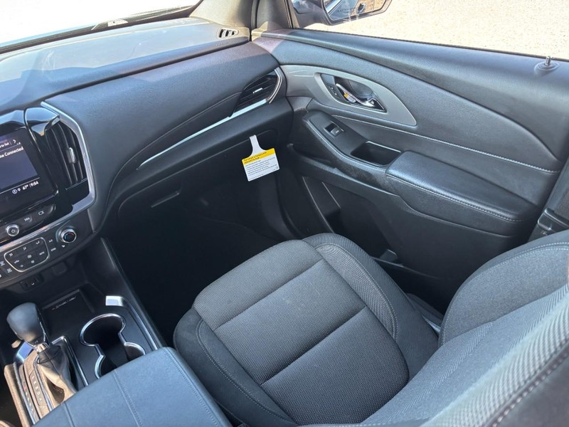 Chevrolet Traverse Vehicle Full-screen Gallery Image 15