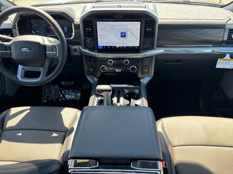 Ford F-150 Vehicle Full-screen Gallery Image 14