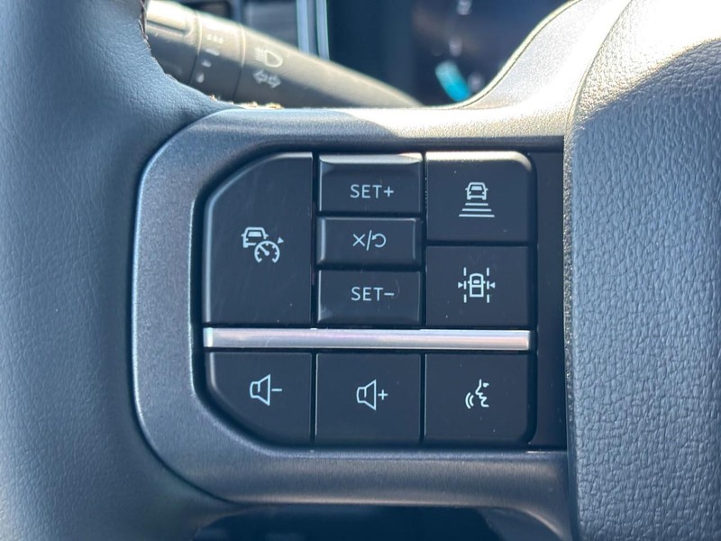 Ford F-150 Vehicle Full-screen Gallery Image 19